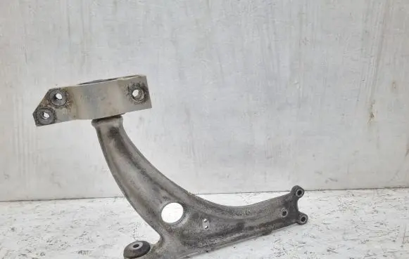 Volkswagen PASSAT B6 Front lower control arm/wishbone 3C0407153B