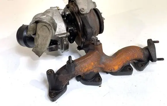 Volkswagen PASSAT B6 Turbo 03G253014K