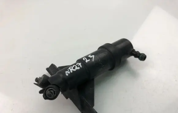 Windshield washer spray nozzle