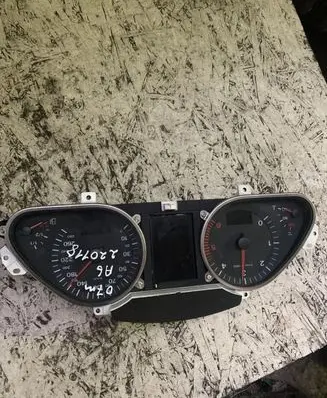 Audi A6 S6 C6 4F Speedometer (instrument cluster) 4F0920901