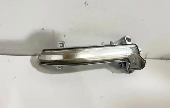 BMW 4 F36 Gran coupe Mirror indicator light 7280772