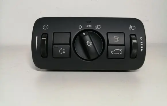 Volvo XC70 Light switch 3073413 04066312