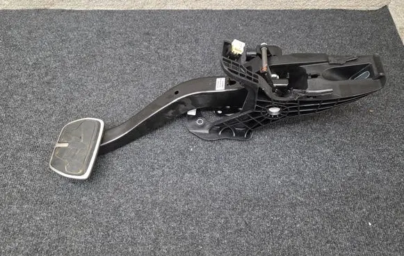 BMW 4 G22 G23 G24 G26 Brake pedal 6874289 6855309