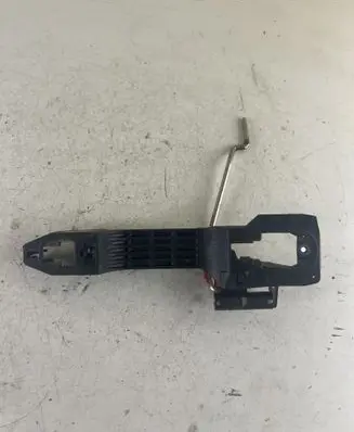Toyota Corolla Verso AR10 Front door exterior handle/bracket 242302