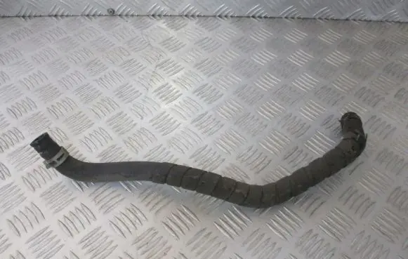 Toyota Avensis T220 Engine coolant pipe/hose