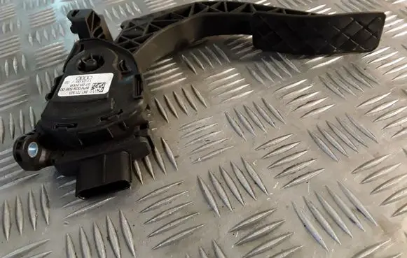 Audi A4 S4 B8 8K Accelerator throttle pedal 8K1721523 6PV00950500