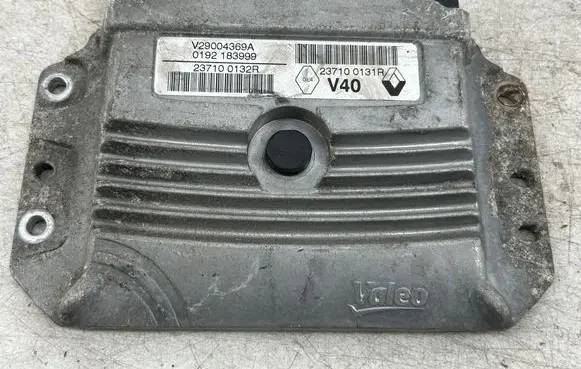 Renault Megane III Engine control unit/module V29004369A 237100132R 237100131R