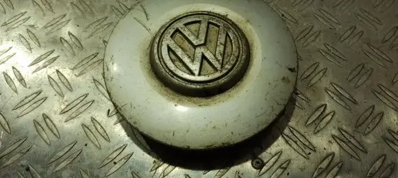 Volkswagen Golf III Original wheel cap 1h0601151b