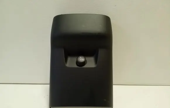 Volvo XC90 Cigarette lighter trim rear 31377371