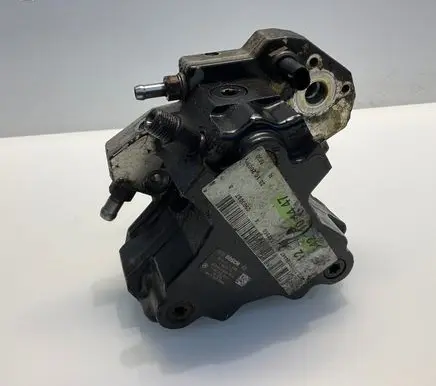 Mercedes-Benz E W212 Fuel injection high pressure pump A6420700801 0445010210 6420700801