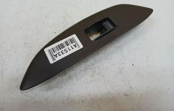 Toyota Yaris Front door window switch trim