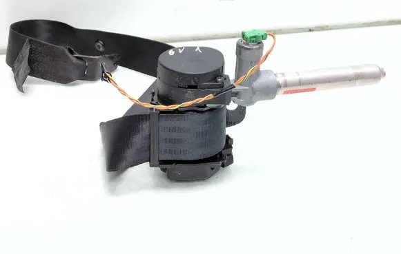 Volvo S80 Middle seatbelt (rear) 8639763 6064179