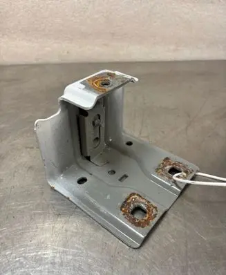 Renault Master IV Fender mounting bracket 622350284R