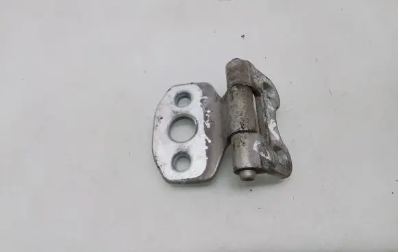 Mercedes-Benz E W210 Front door lower hinge 