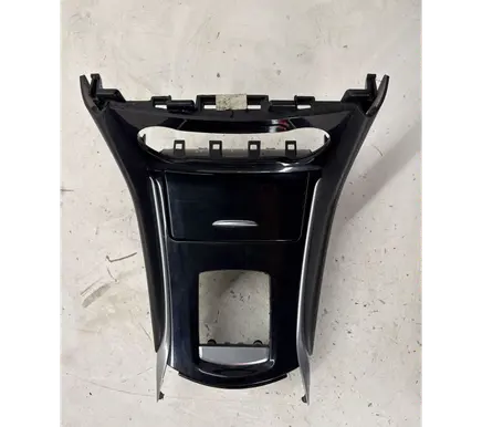 Infiniti QX30 Gear shifter surround trim plastic 969YP5DF0A