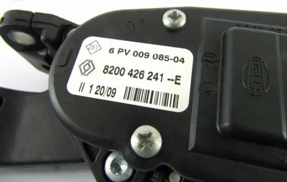 Renault Twingo II Accelerator throttle pedal 8200426241E