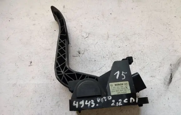 Volkswagen Transporter - Caravelle T5 Accelerator throttle pedal A9013000404 085402533 0281002335