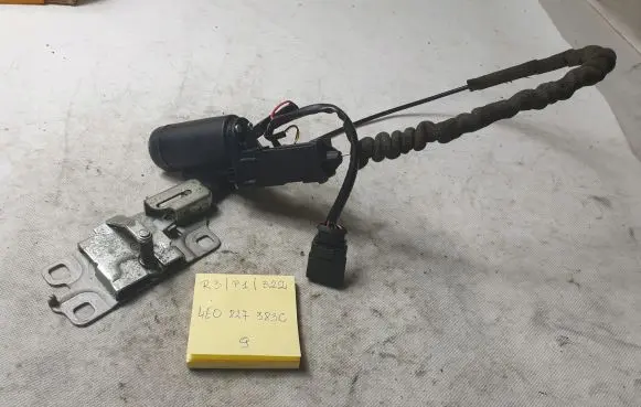 Audi A8 S8 D3 4E Tailgate/trunk/boot lift motor 4E0827383C
