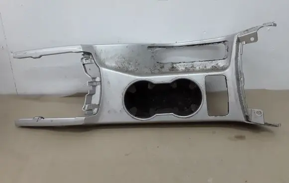 Cup holder front