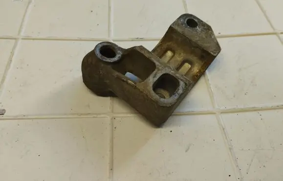 Mercedes-Benz E W211 Sway bar bush bracket, front A2113231226