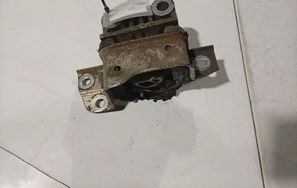 Fiat Fiorino Engine mount bracket 