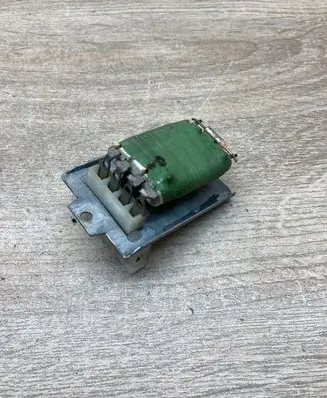 Volkswagen Polo III 6N 6N2 6NF Heater blower motor/fan resistor 701959263A H17838752E