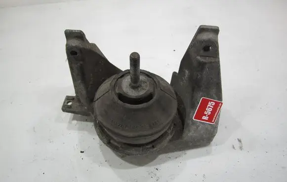 Audi A6 S6 C4 4A Engine mount bracket 4A0199352A