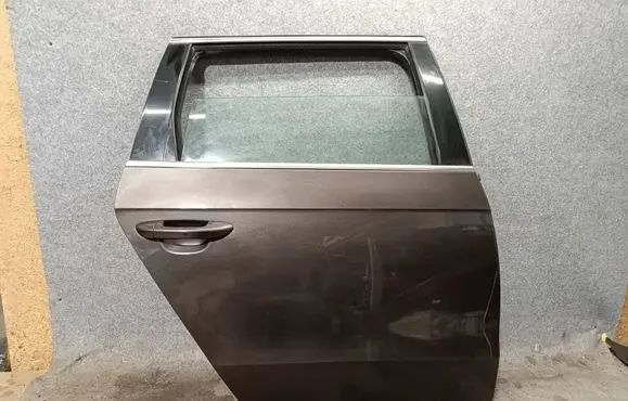 Volkswagen PASSAT B7 Rear door 3AF833312 481998