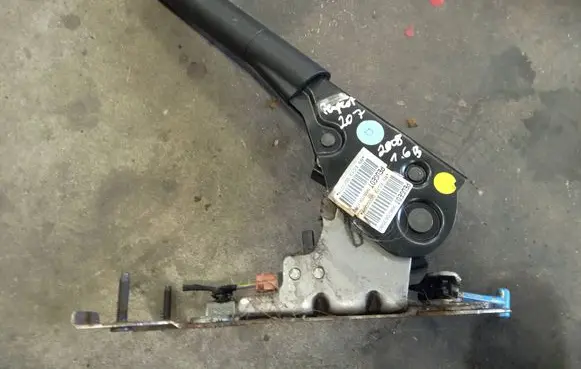 Peugeot 207 Hand brake release handle 9687063580