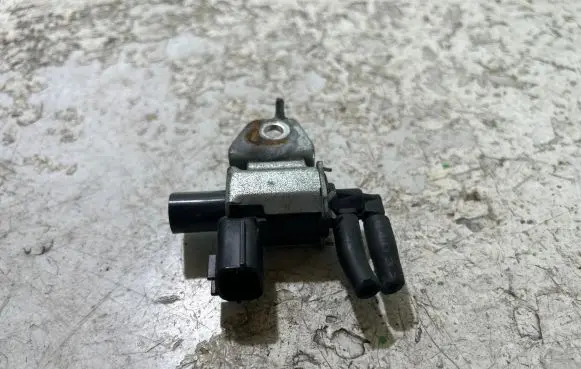 Nissan Maxima A36 Vacuum valve 5T46673 6314