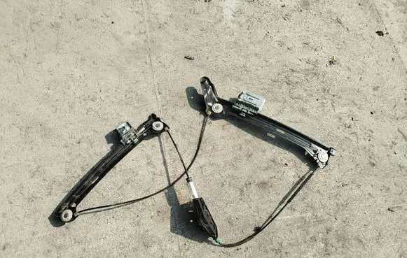 Audi A5 8T 8F Front door electric window regulator 919375107