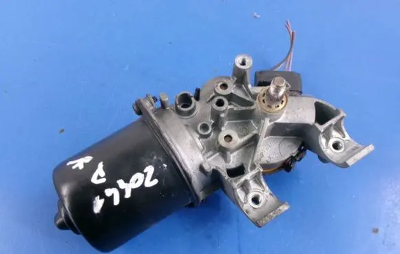 Renault Megane II Front wiper linkage and motor