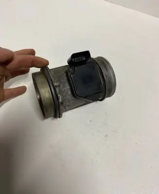 Audi A6 S6 C5 4B Mass air flow meter AFH7025C A3004