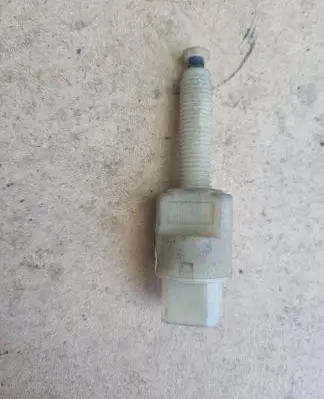 Volkswagen PASSAT B5.5 Brake pedal sensor switch 4A0945515 4A0945515A