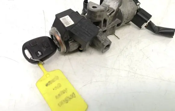 Toyota Avensis T250 Ignition lock N0501517 N0501518 8978305010