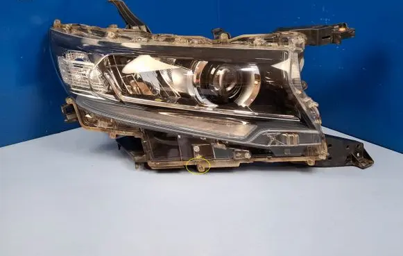 Toyota Land Cruiser (J150) Headlight/headlamp 8114560N20