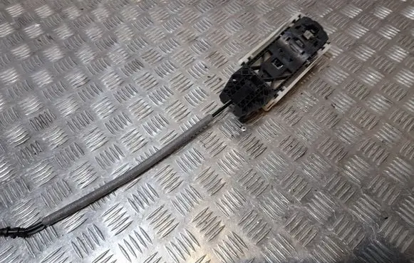 Rear door exterior handle/bracket