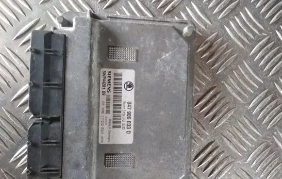 Skoda Fabia Mk1 (6Y) Engine control unit/module 047906033D 5WP4420109 111212R0312018