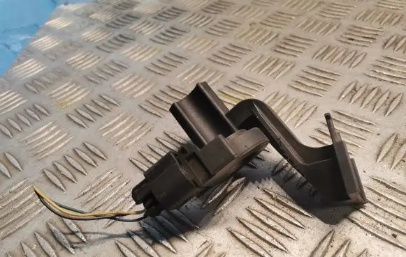 Opel Insignia A Battery relay fuse 13502261