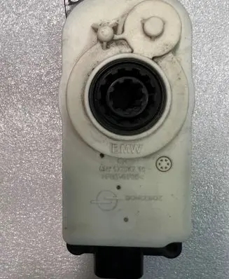 BMW X5 G05 Radiator active air flap actuator 5811R1000