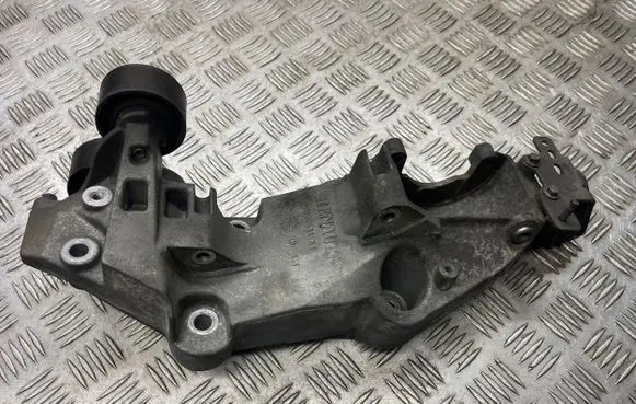 Renault Scenic II - Grand scenic II Generator/alternator bracket 8200533583 117507568R