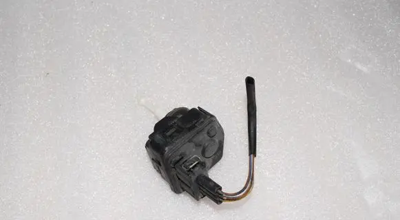 Audi A6 S6 C5 4B Headlight level adjustment motor 00728201