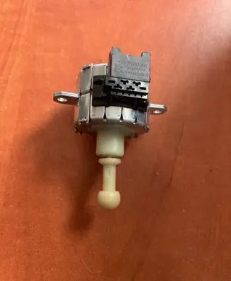 BMW X1 E84 Headlight level adjustment motor 89393200 70460499