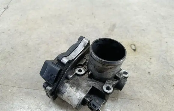 Renault Laguna III Throttle body valve 
