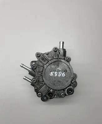 Audi A4 S4 B7 8E 8H Vacuum pump 03G145209