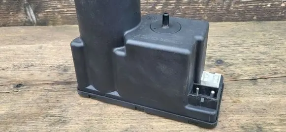 Audi 100 S4 C4 Central locking vacuum pump 4A0862257A