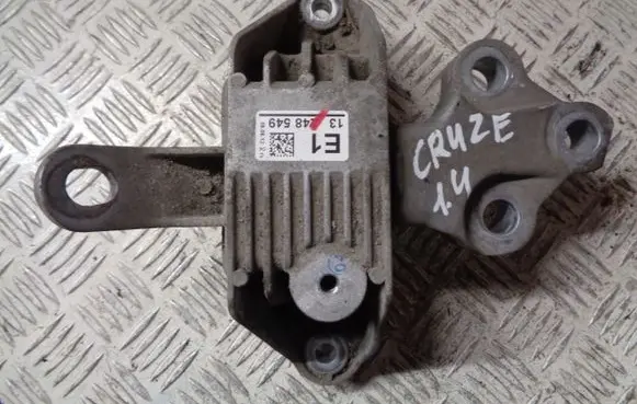 Chevrolet Cruze Gearbox mount 13248549