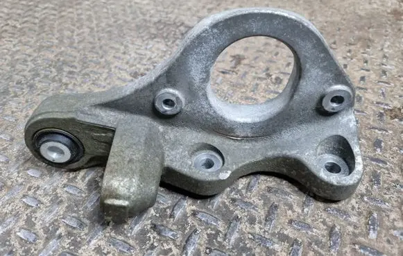 Volvo XC40 Driveshaft support bearing bracket 32222463