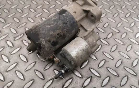 Chrysler Ypsilon Starter motor 000137002 20130510