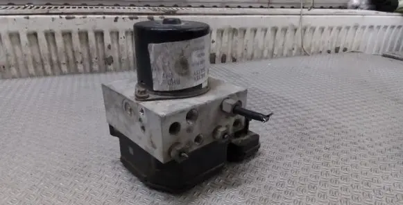 Opel Insignia A ABS Pump 13316697